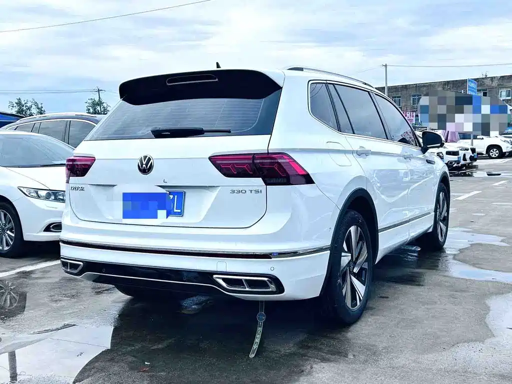 Volkswagen Tiguan L 2023 — фото 5