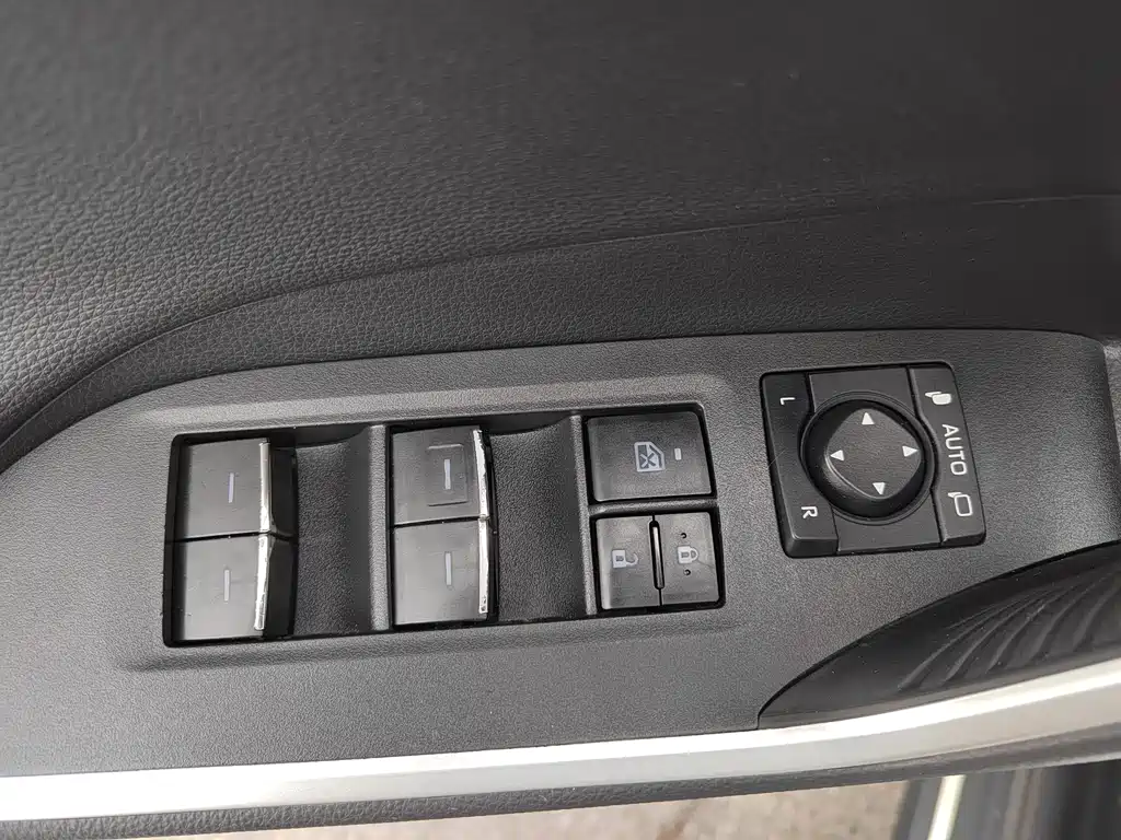 Toyota Wildlander 2021 — фото 16