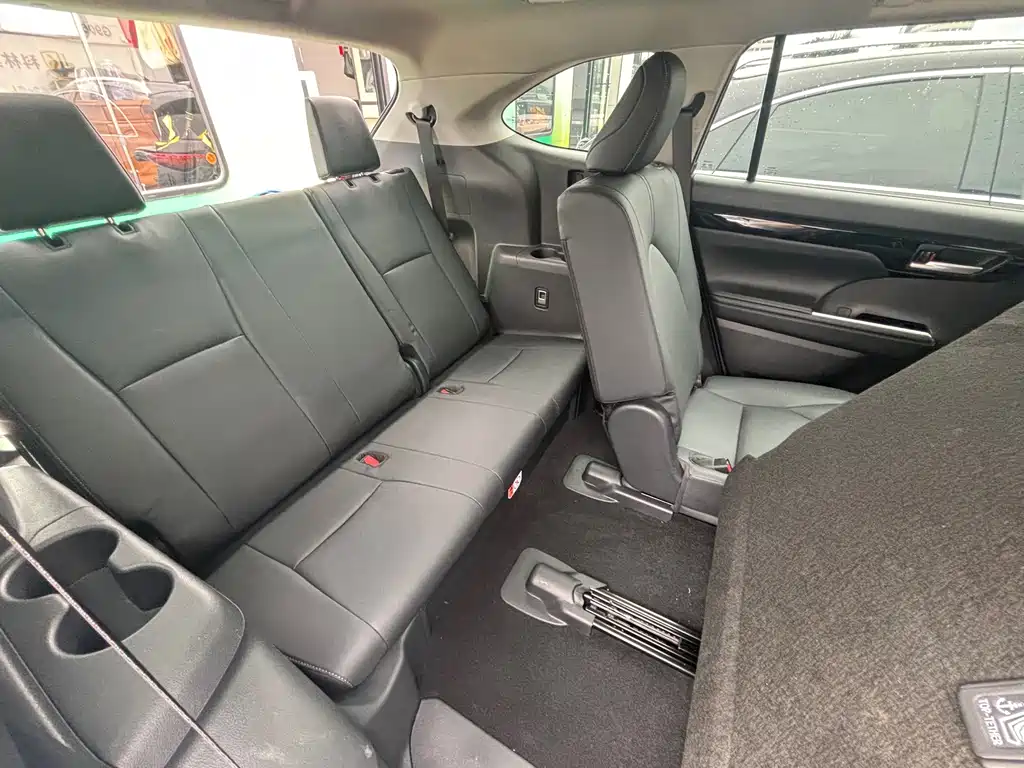 Toyota Highlander 2024 — фото 15