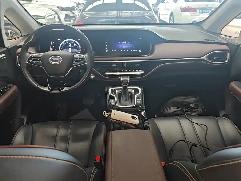 GAC Motor Trumpchi M6 2023 — фото 10