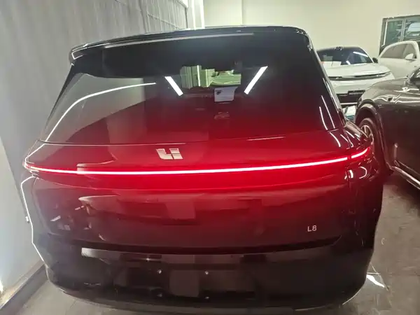Li Auto L8 2025