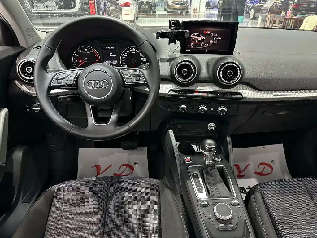 Audi Q2L 2020 — фото 10