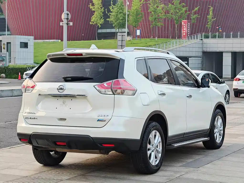 Nissan X-Trail 2015