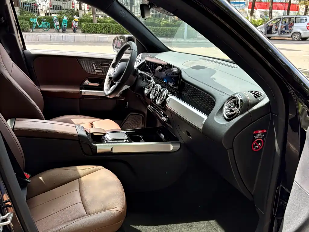 Mercedes-Benz GLB 2024