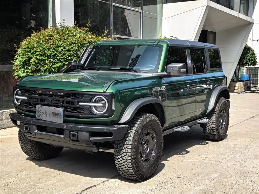 Ford Bronco 2024 — фото 1