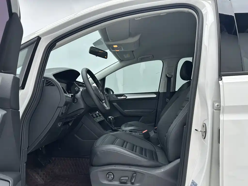 Volkswagen Touran 2024