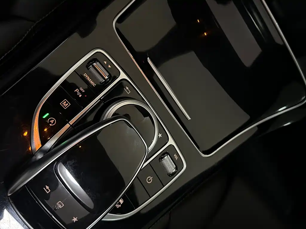 Mercedes-Benz GLC 2016 — фото 12