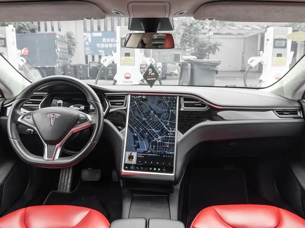 Tesla Model S 2017 — фото 10