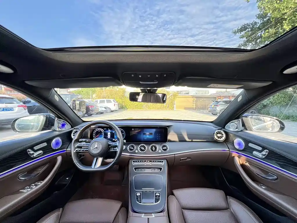 Mercedes-Benz E-Class 2022 — фото 4