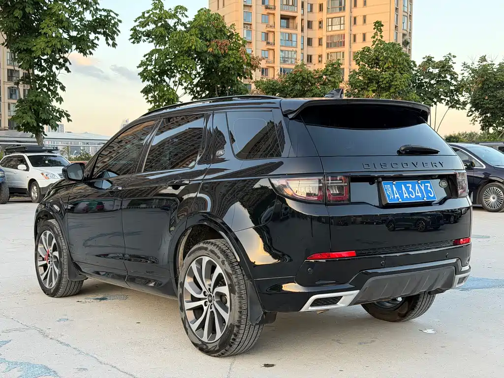 Land Rover Discovery Sport 2023 — фото 16