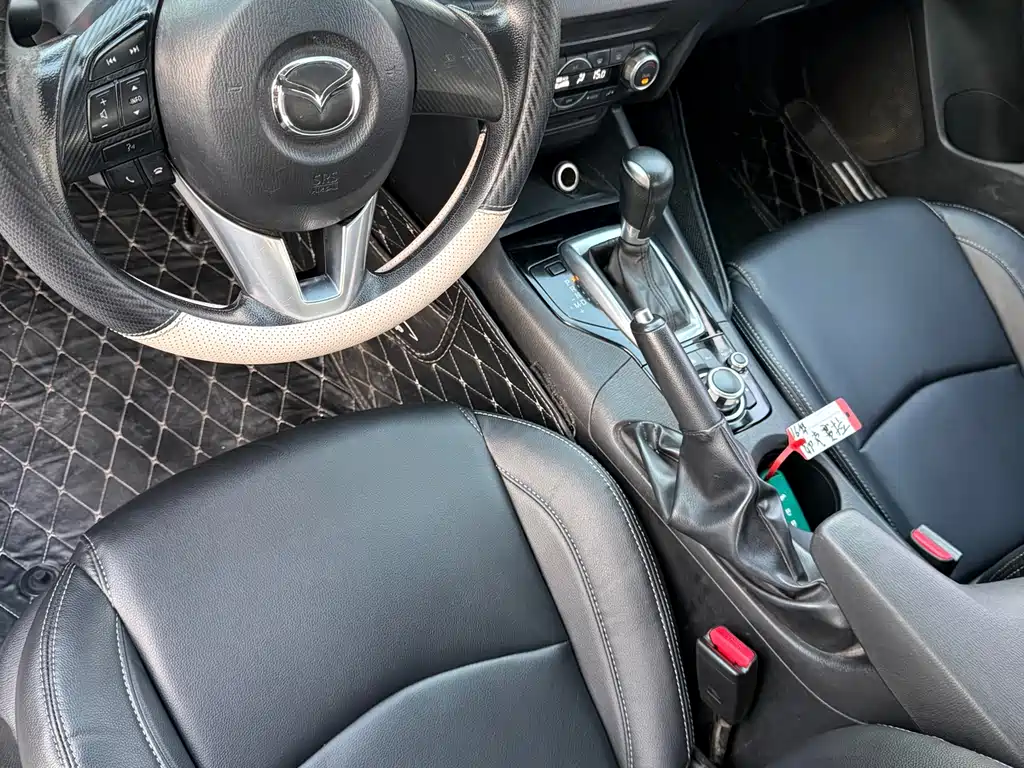 Mazda 3 Axela 2016 — фото 13