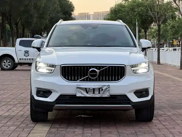 Volvo XC40 2021