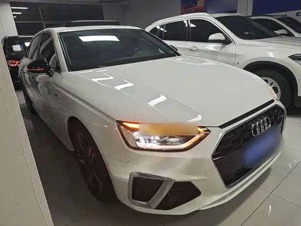 Audi A4L 2020