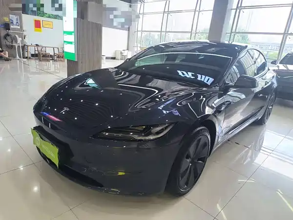 Tesla Model 3 2024