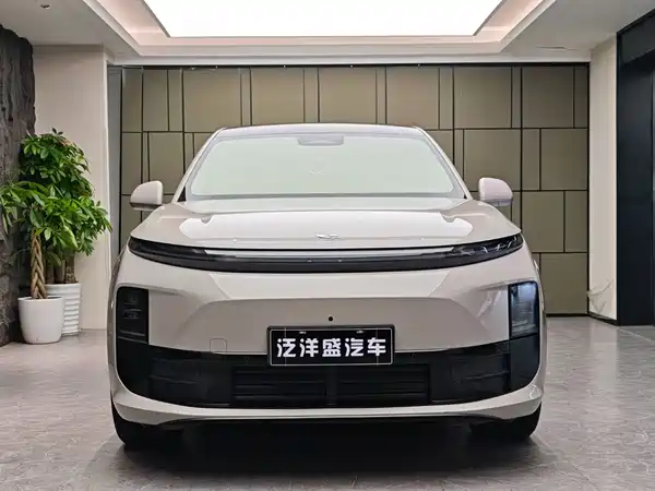 Li Auto L6 2024