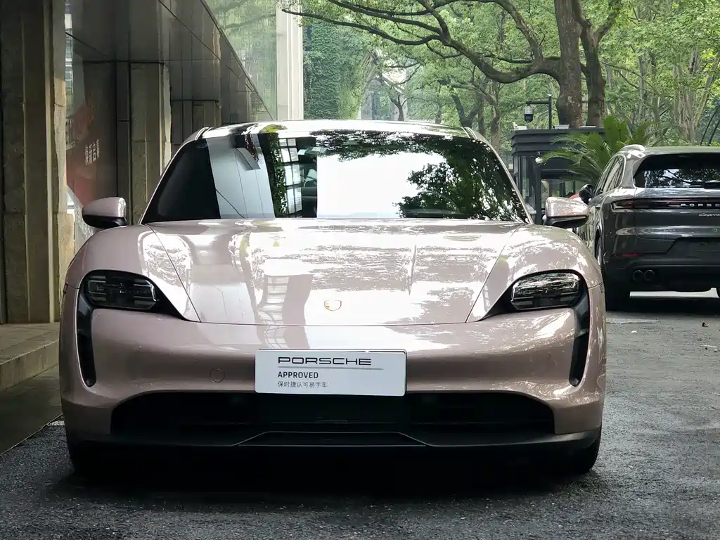 Porsche Taycan 2023
