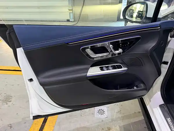 Mercedes-Benz EQE 2025
