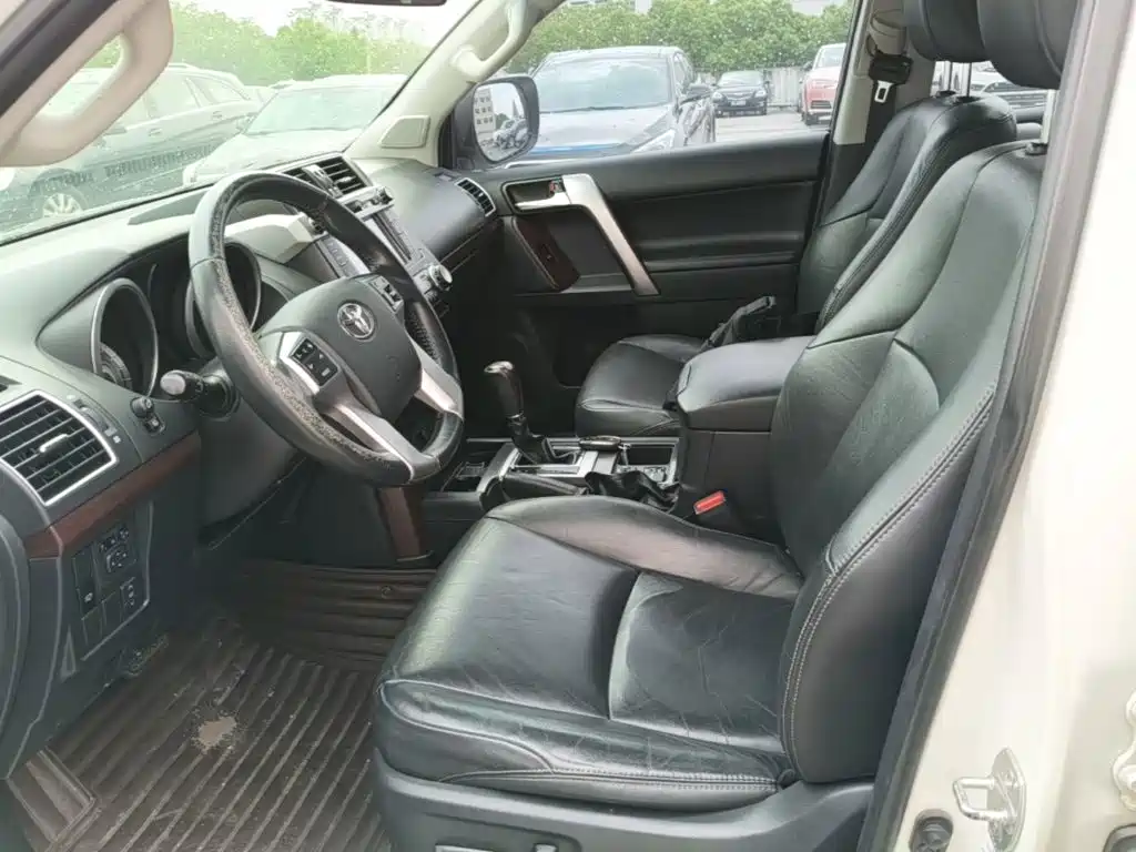 Toyota Prado 2016 — фото 15