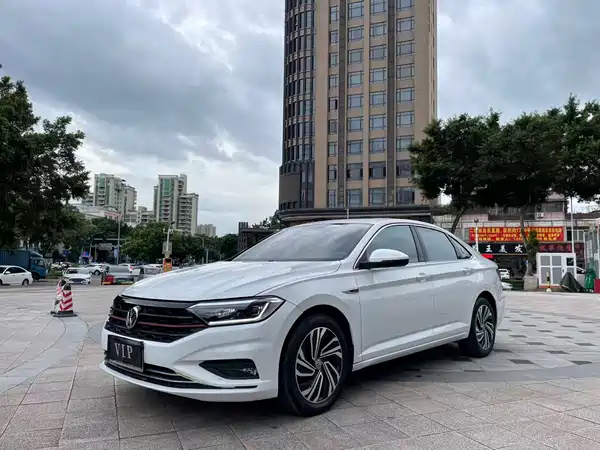 Volkswagen Sagitar 2020