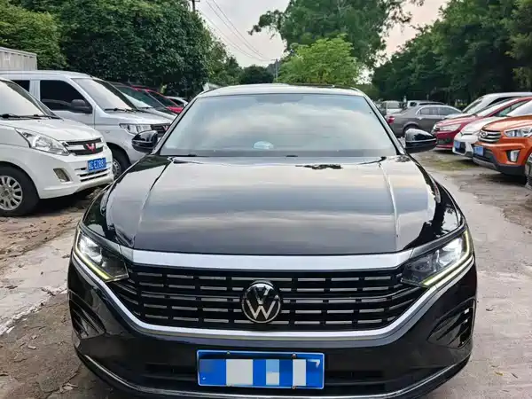Volkswagen Passat 2023