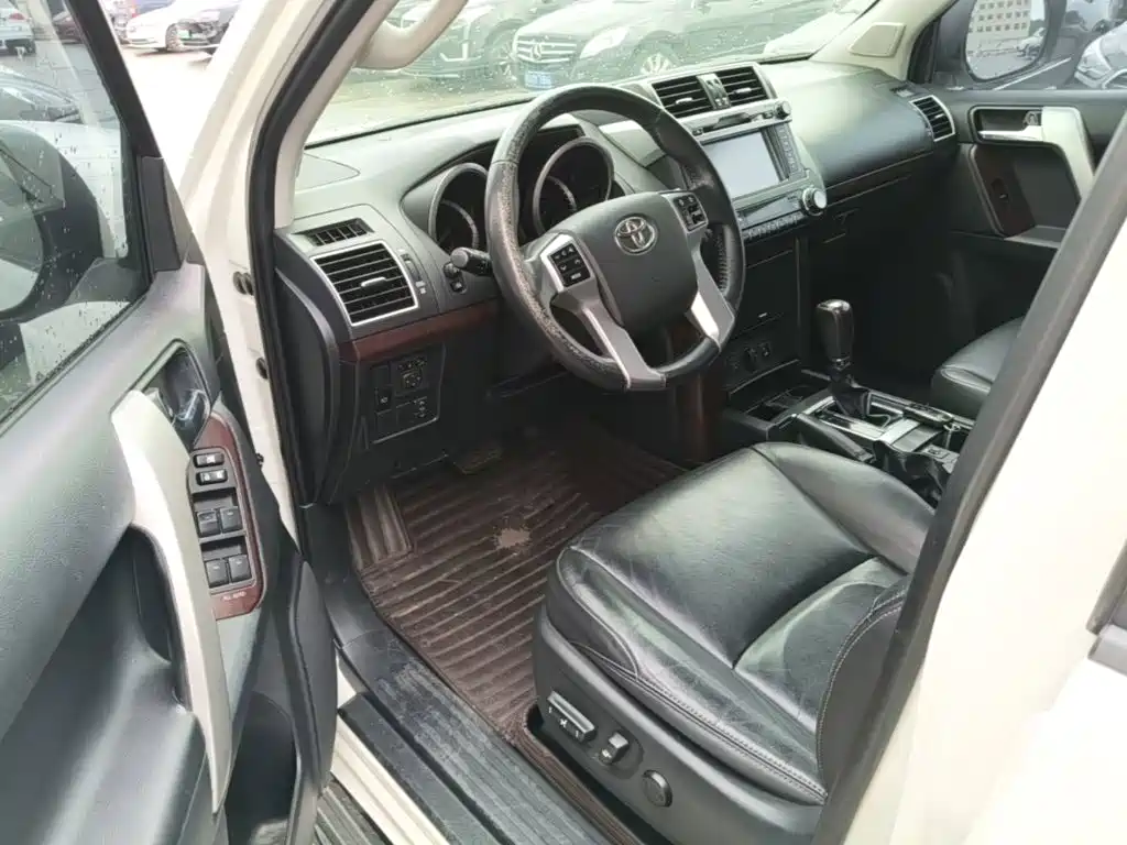 Toyota Prado 2016 — фото 16