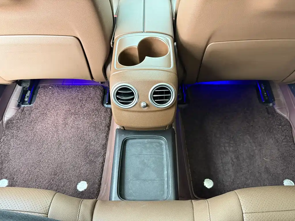 Mercedes-Benz E-Class 2020 — фото 12