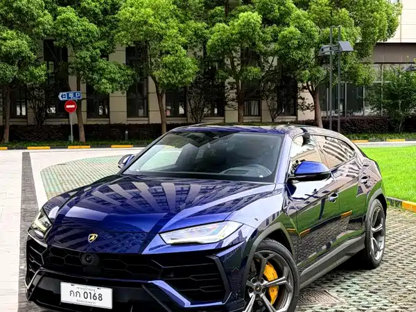 Lamborghini Urus 2021