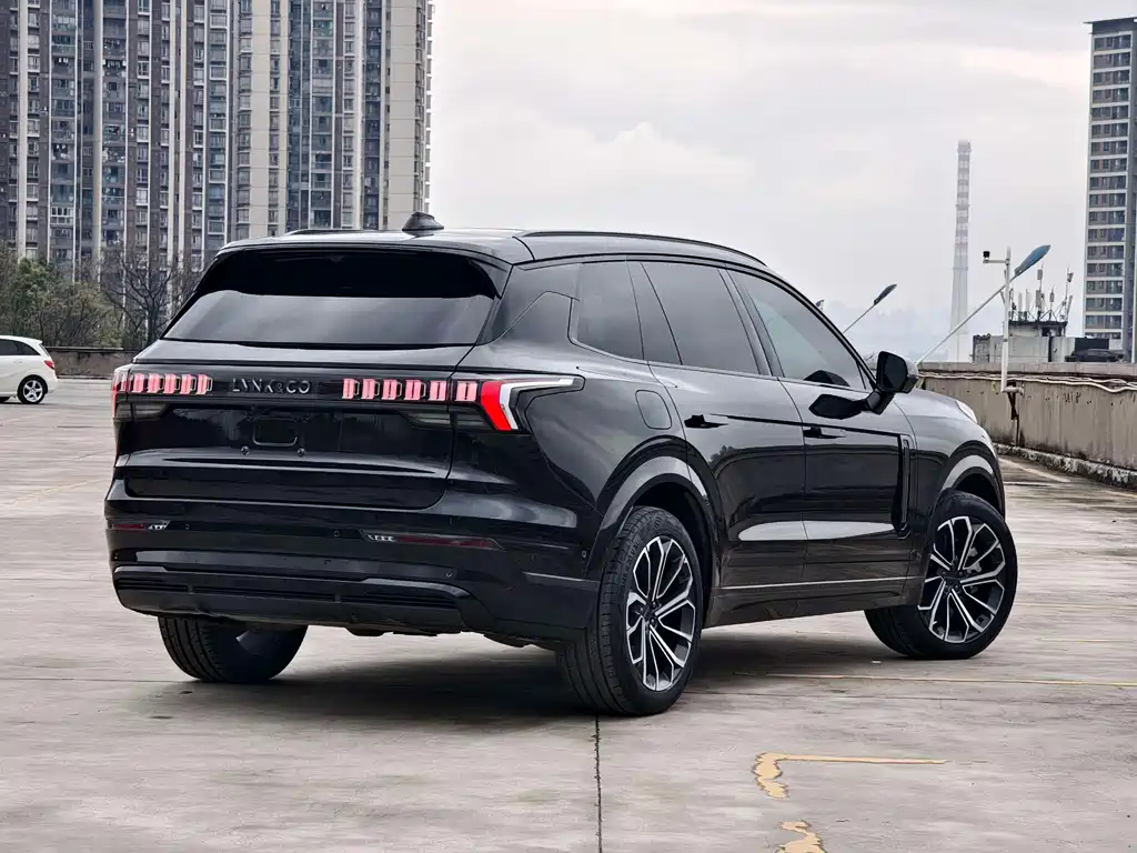 Lynk & Co 09 EM-P 2025 — фото 2