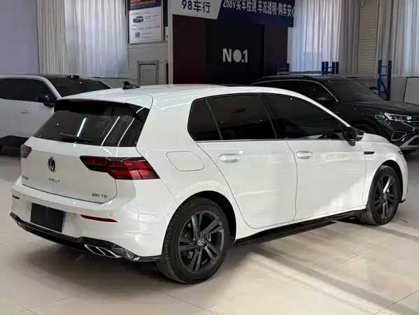 Volkswagen Golf 2024