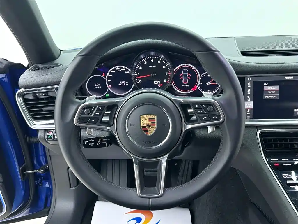 Porsche Panamera 2018 — фото 14