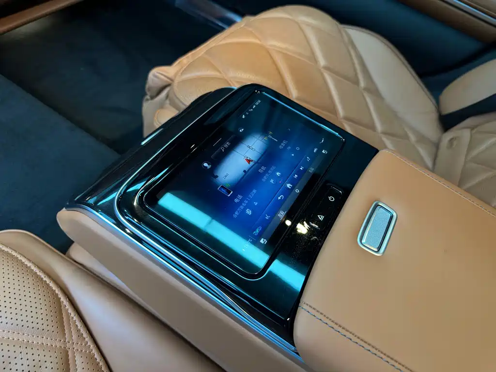 Mercedes-Benz Maybach S-Class 2023 — фото 13