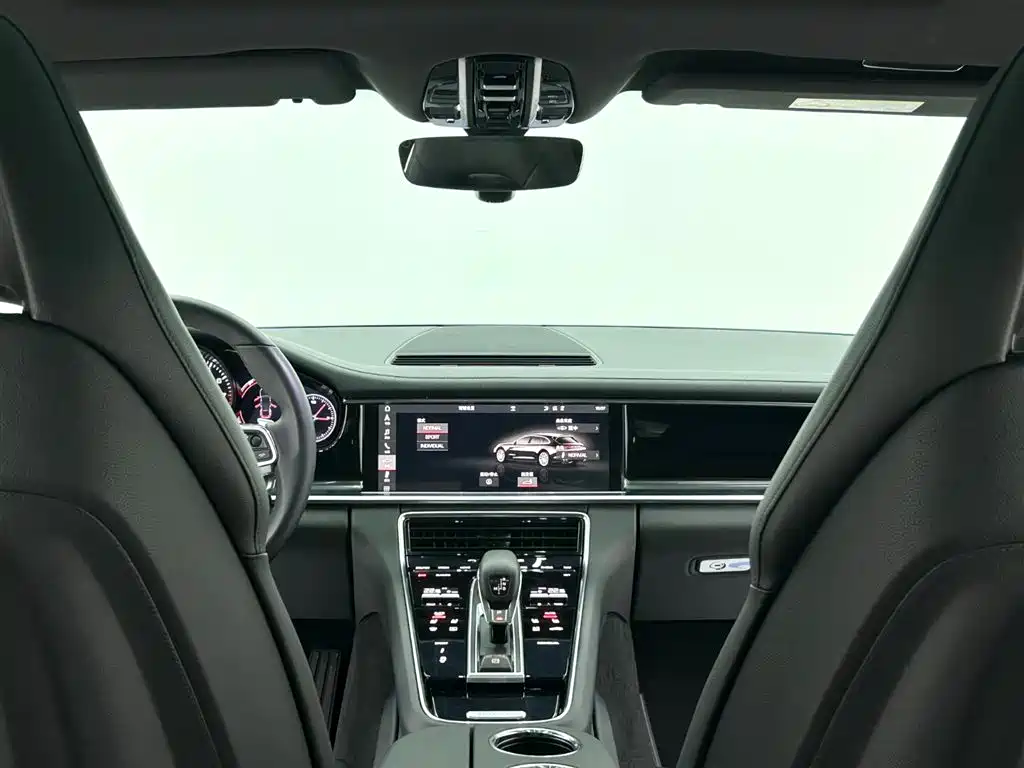 Porsche Panamera 2018 — фото 13