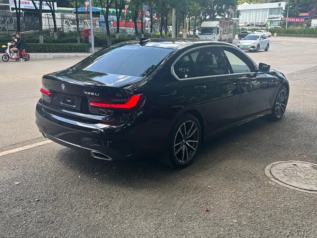 BMW 3 Series 2022 — фото 10