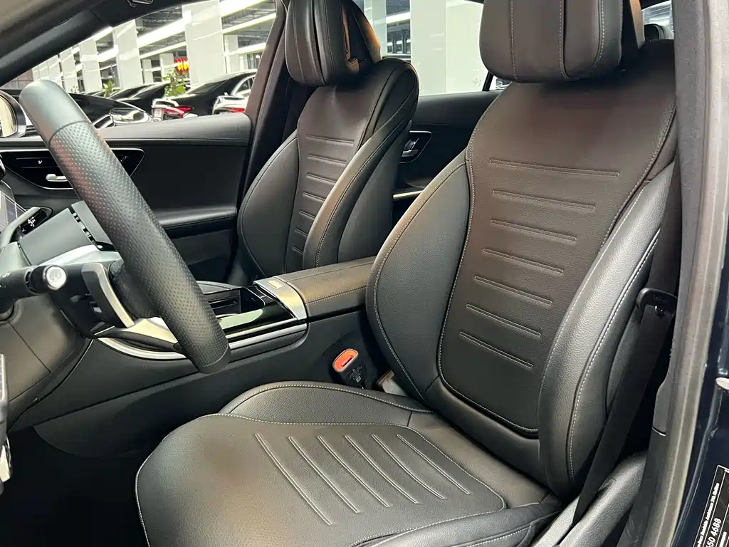 Mercedes-Benz C-Class 2023 — фото 9