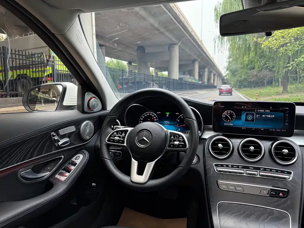 Mercedes-Benz C-Class 2019 — фото 8