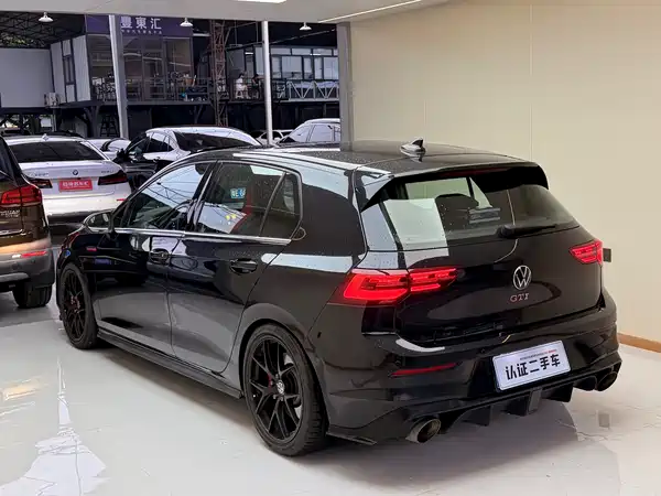 Volkswagen Golf GTI 2021