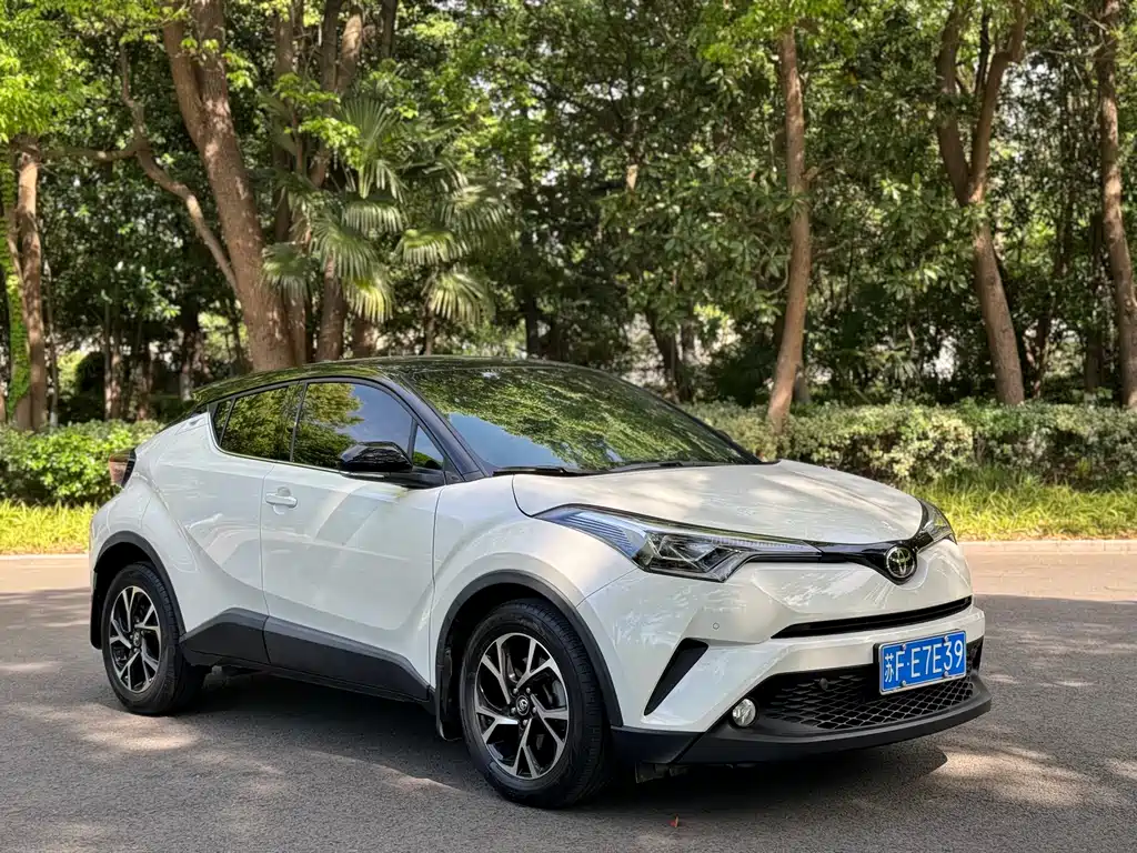 Toyota C-HR 2019 — фото 3