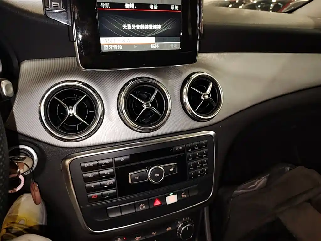 Mercedes-Benz GLA 2015 — фото 13