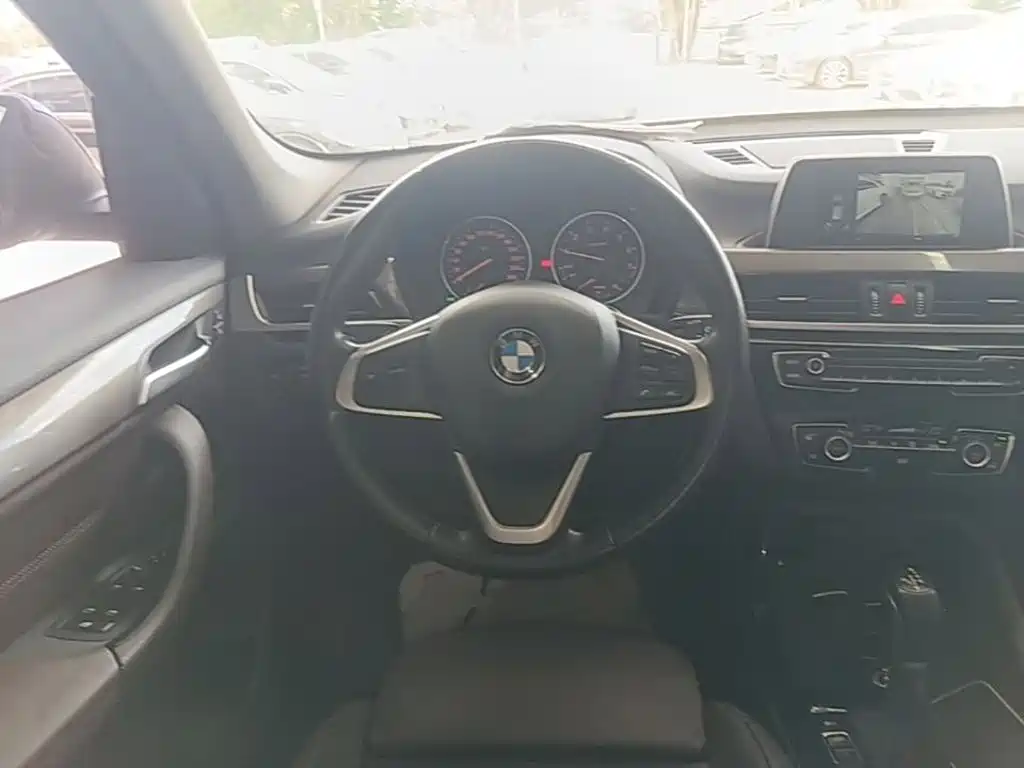 BMW X1 2017 — фото 11