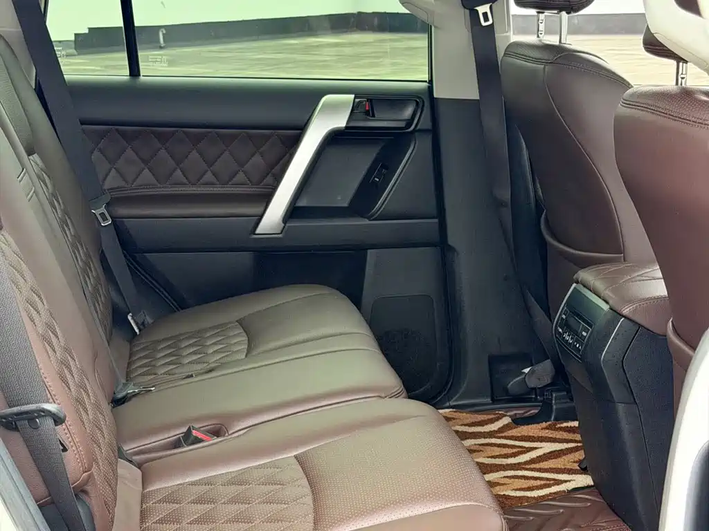 Toyota Prado 2020 — фото 10
