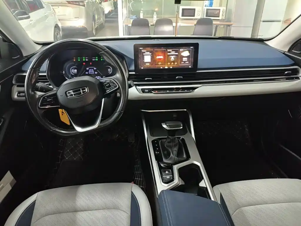 Geely Emgrand 2023 — фото 10
