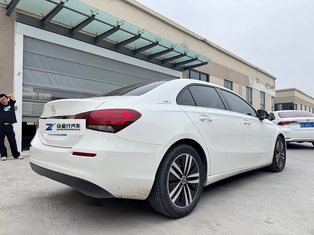 Mercedes-Benz A-Class 2022 — фото 3