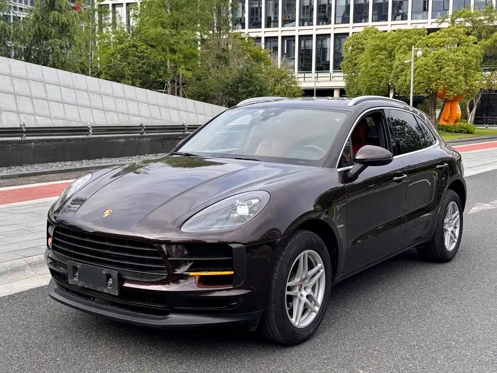 Porsche Macan 2019 — фото 1