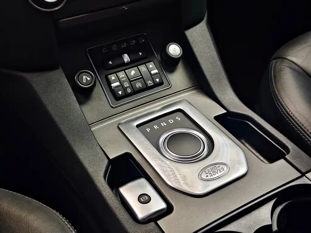 Land Rover Discovery 2014 — фото 17