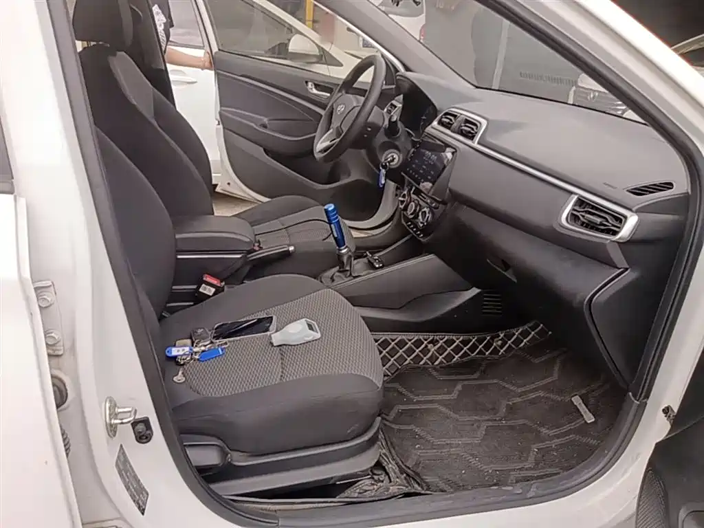 Hyundai Verna 2019 — фото 25