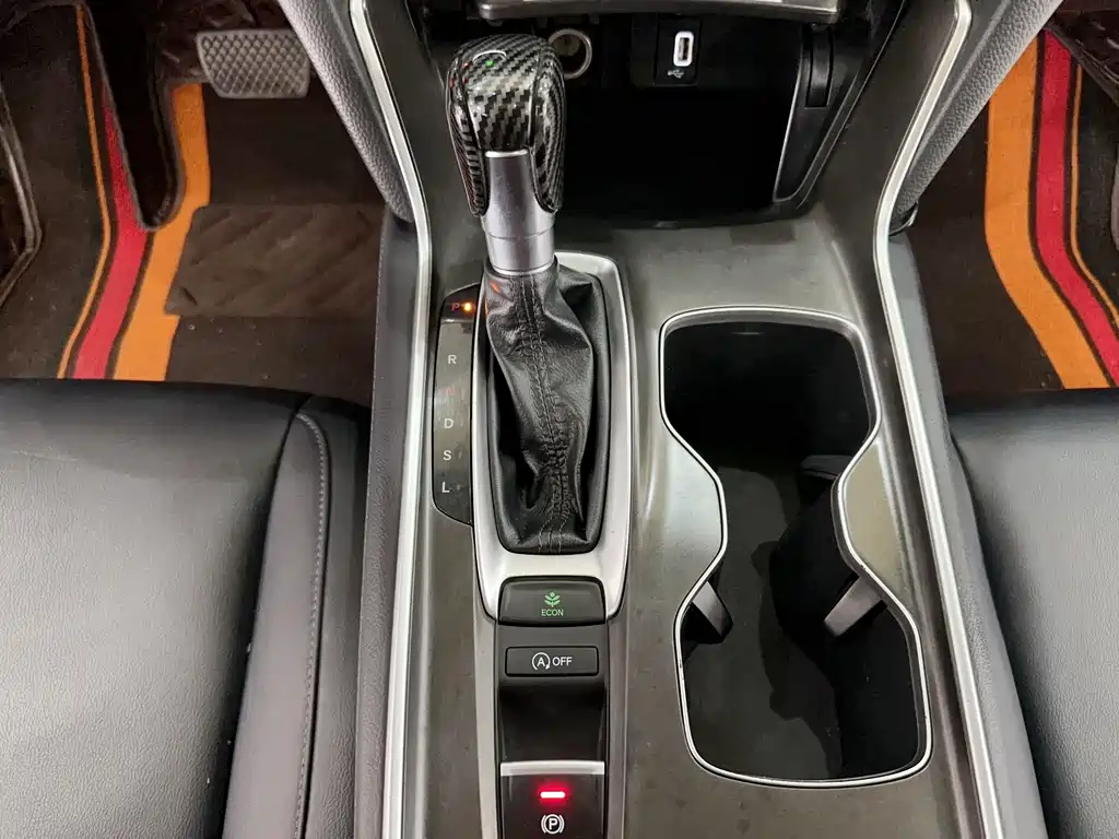 Honda Accord 2019 — фото 14