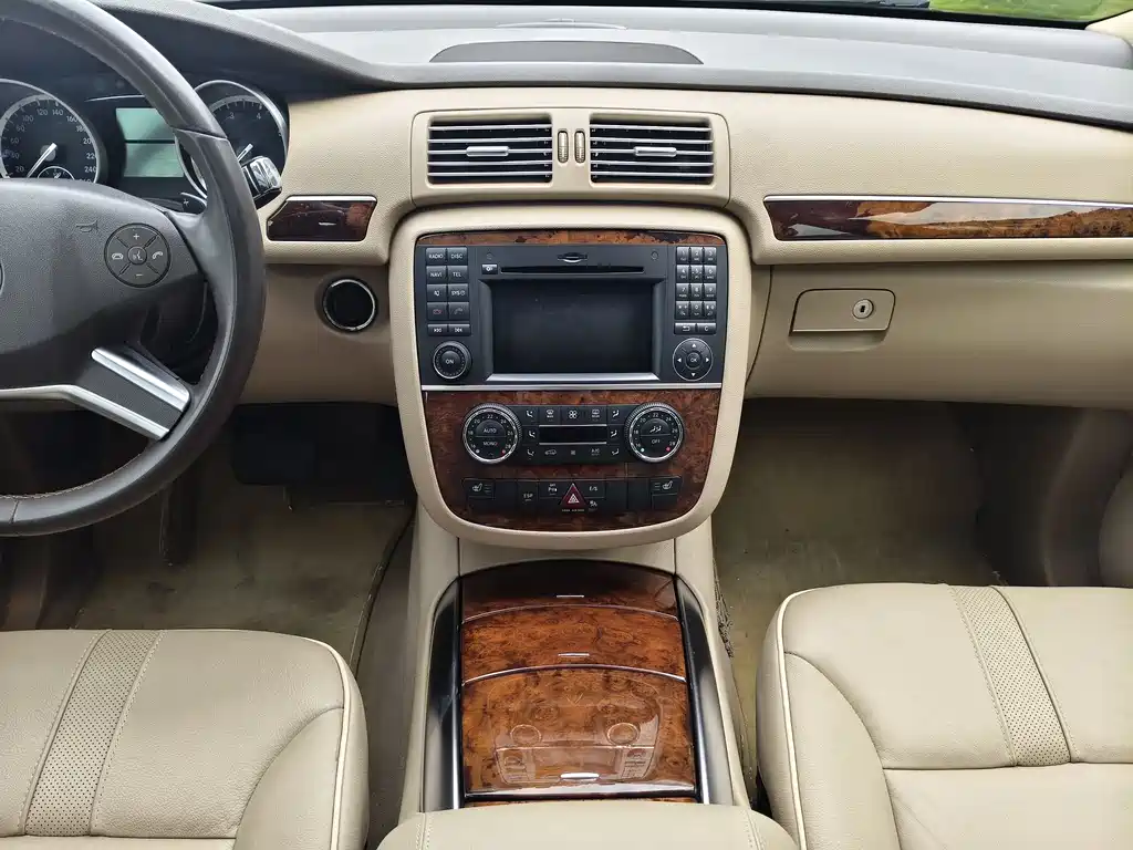 Mercedes-Benz R-Class 2012 — фото 16