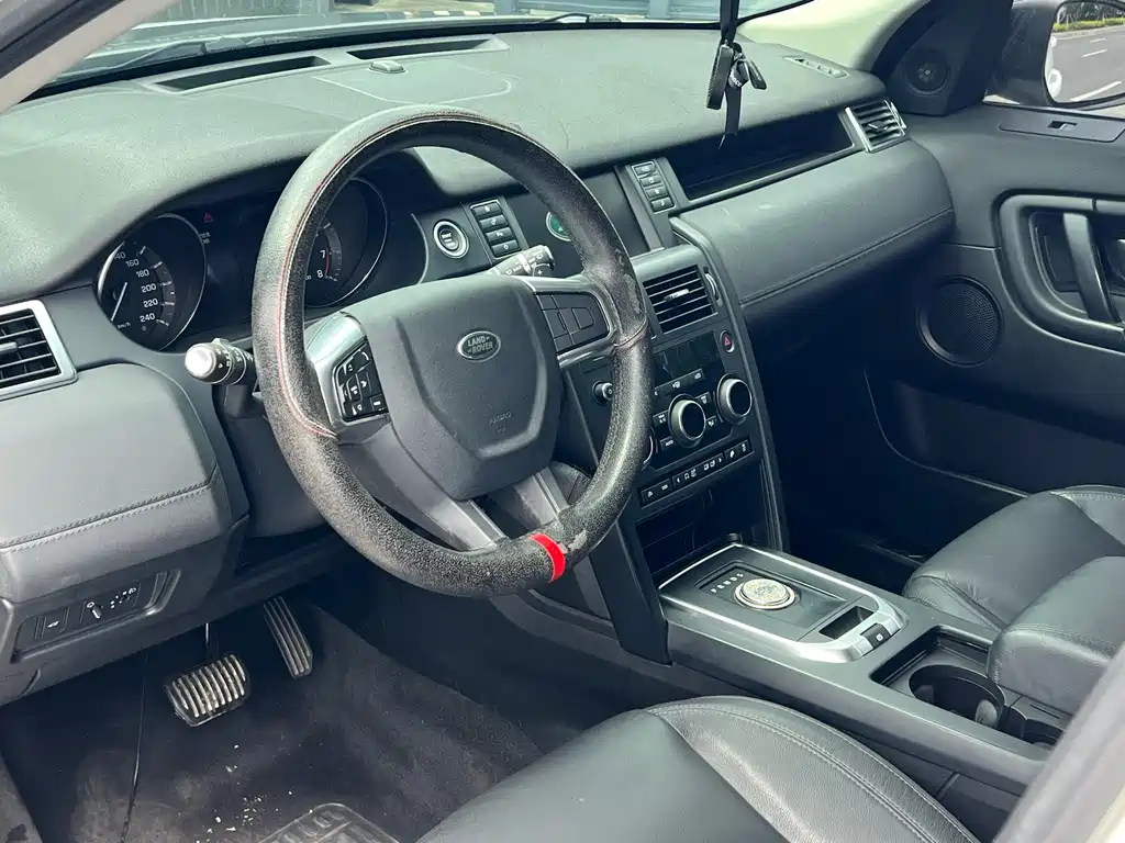 Land Rover Discovery Sport 2017 — фото 11