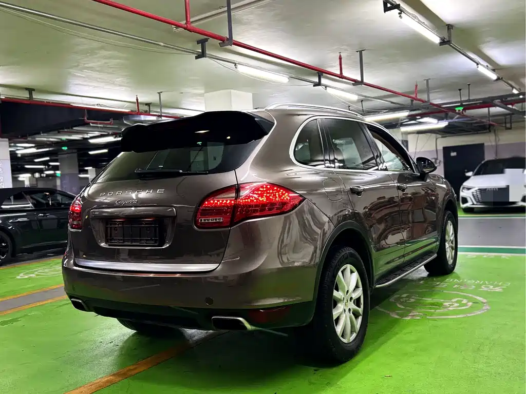 Porsche Cayenne 2011