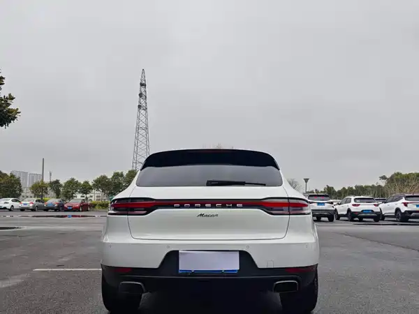 Porsche Macan 2021